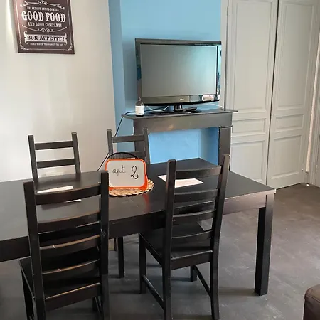 Des Cigognes Apartment